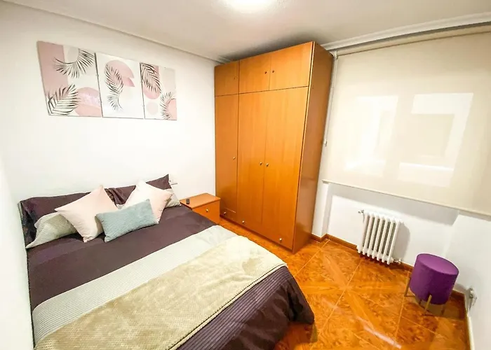 Residencial Leyra, Piso Centrico De 6 Habitaciones, 8 Camas
