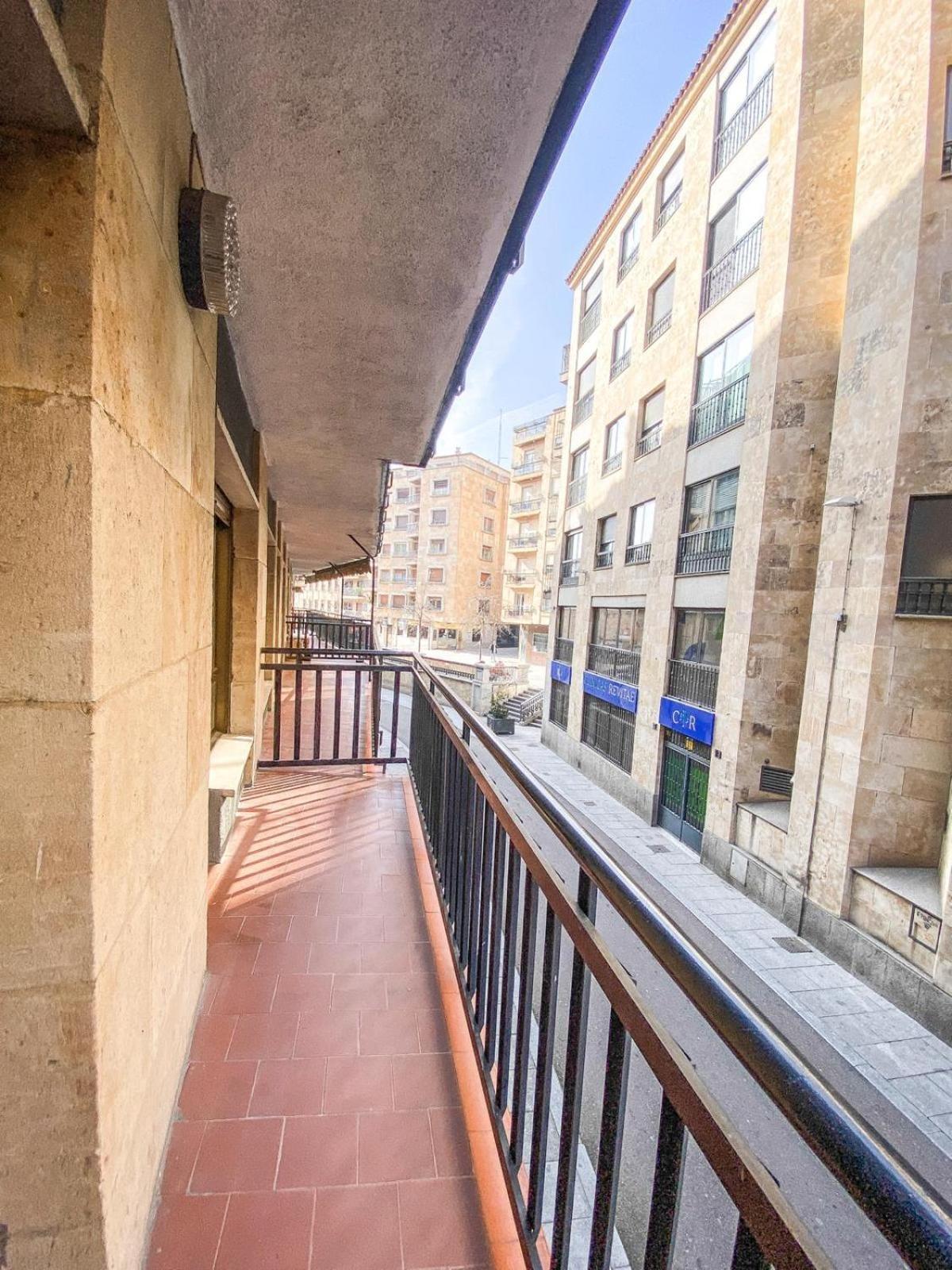 Residencial Leyra, Piso Centrico De 6 Habitaciones, 8 Camas * Salamanka