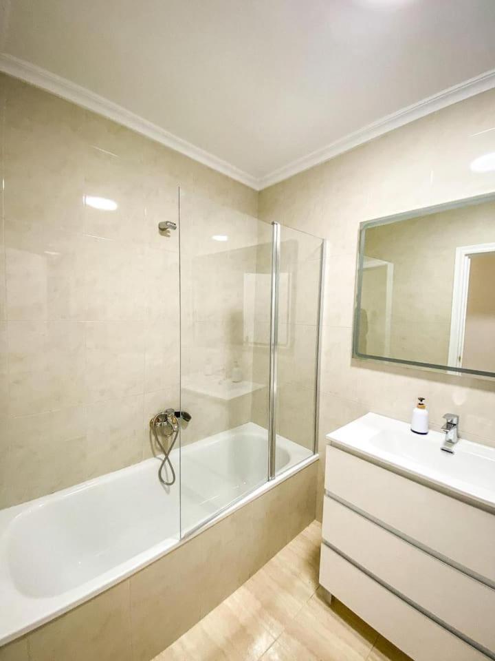Apartment Residencial Leyra, Piso Centrico De 6 Habitaciones, 8 Camas Salamanca